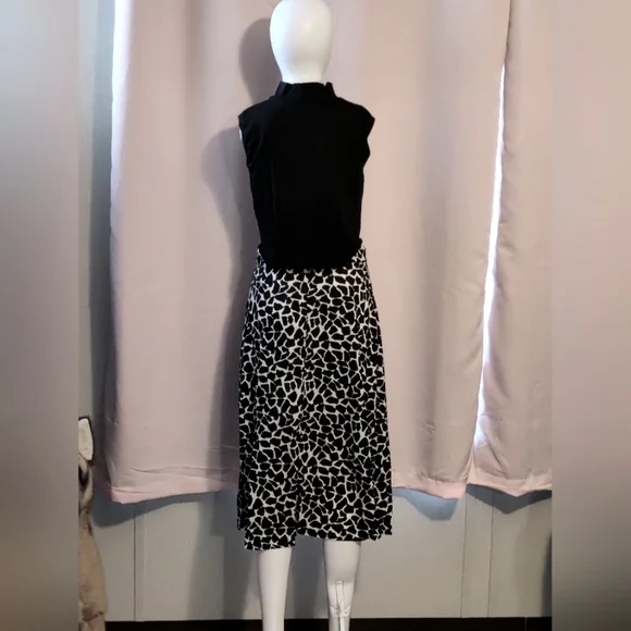 NWT-UPC  Solid Mock Neck Tank and Skirt Set - Picture 3 of 3